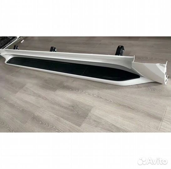 Toyota Land Cruiser 300 Пороги внешние E2XN9