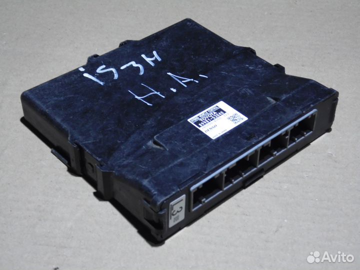 Модуль управления гибридом Лексус IS 300H
