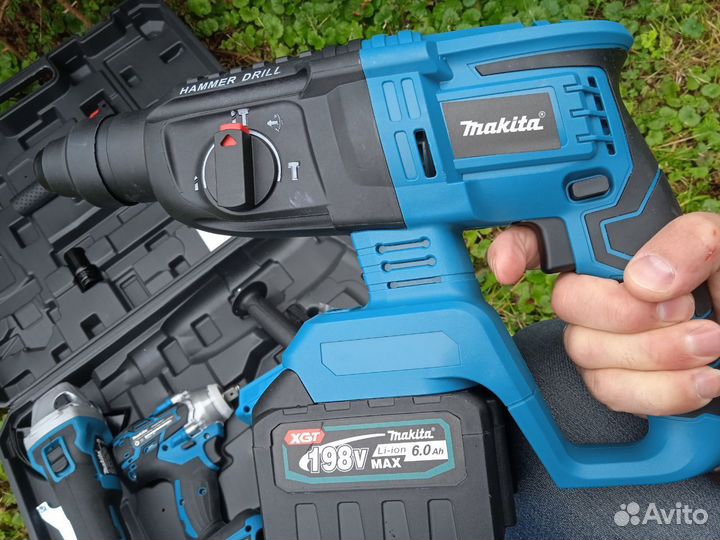 Набор аккумуляторных инструментов 4 в 1