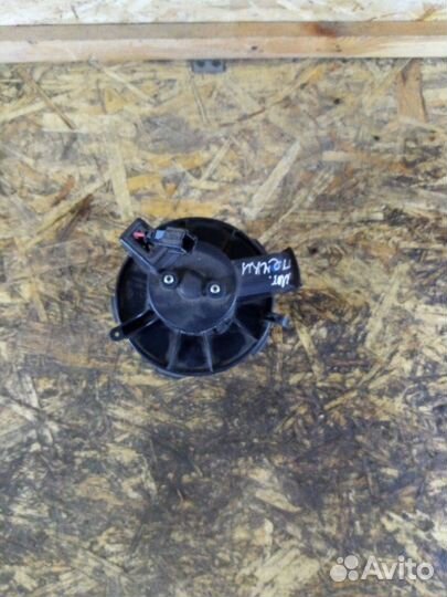 Мотор печки Peugeot 307