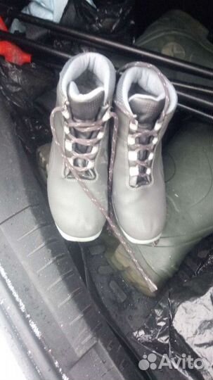 Лыжные ботинки