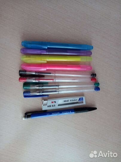 Подставка для ручек+ канцелярия