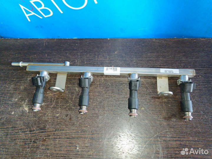 Топливная рампа с форсунками Geely Emgrand EC7