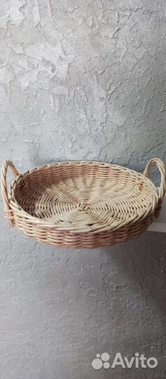 Корзина плетеная /поднос плетенный