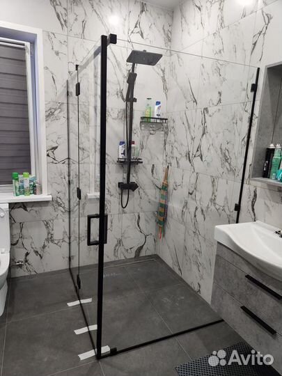 Стеклянная душевая перегородка