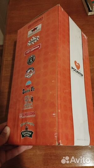 Набор чашек с блюдцами на подставке