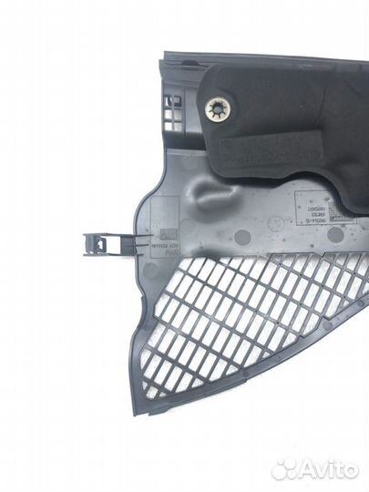 Накладка моторного отсека передняя левая Bmw