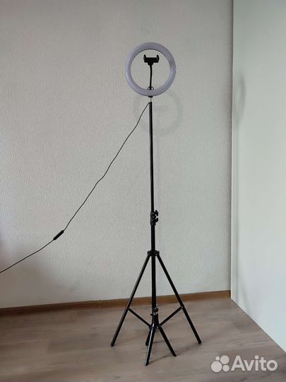Кольцевая лампа со штативом бу
