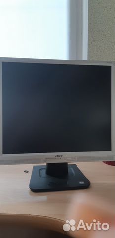 Монитор, 1 процессор и клавиатура