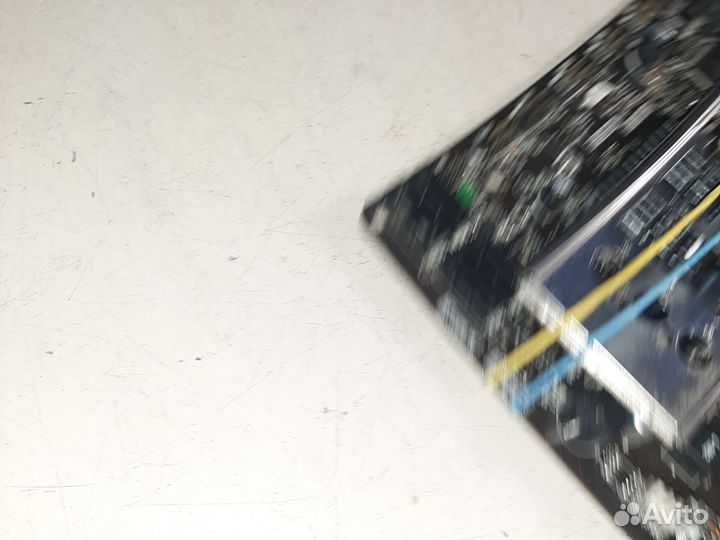 Материнская плата с процессором и памятью