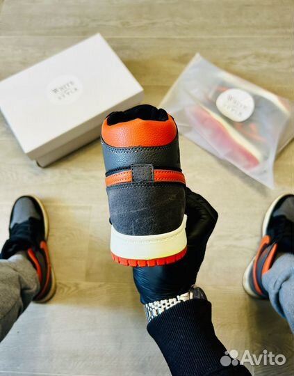 Кроссовки Nike Air Jordan 1 Mid (Gray & Orange)