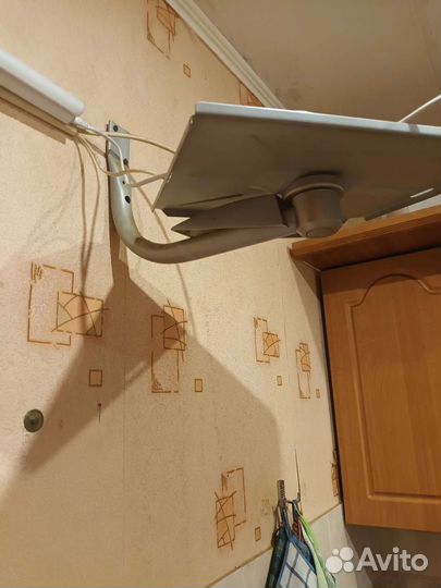 Подставка настенная для тв