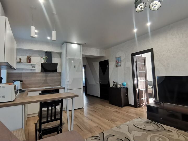 3-к. квартира, 83 м², 1/2 эт.