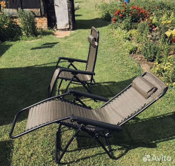 Шезлонг новый