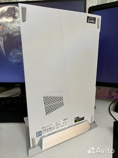 Корпус с блоком питания MSI