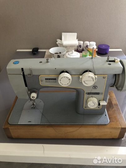 Швейная машина Подольск 142