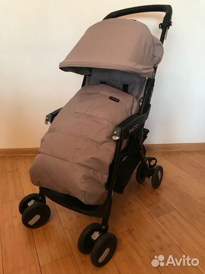 Прогулочная коляска легкая