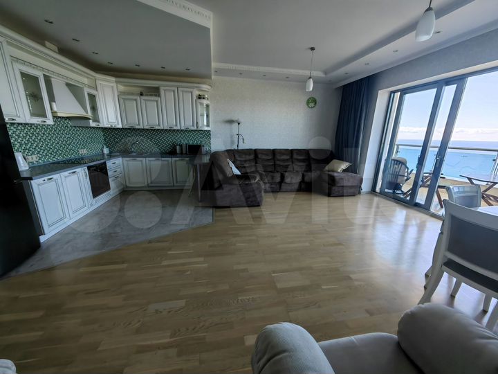 3-к. квартира, 132 м², 15/24 эт.