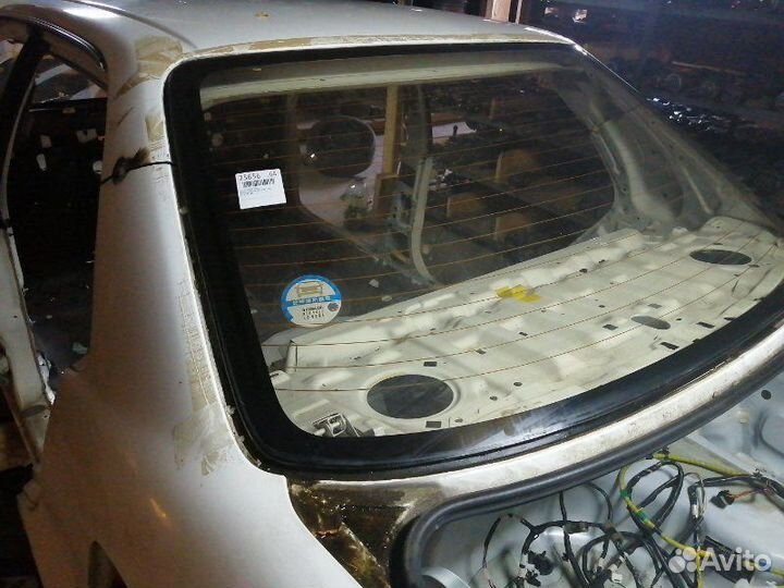 Стекло кузова заднее Toyota Corolla AE110 5A-FE