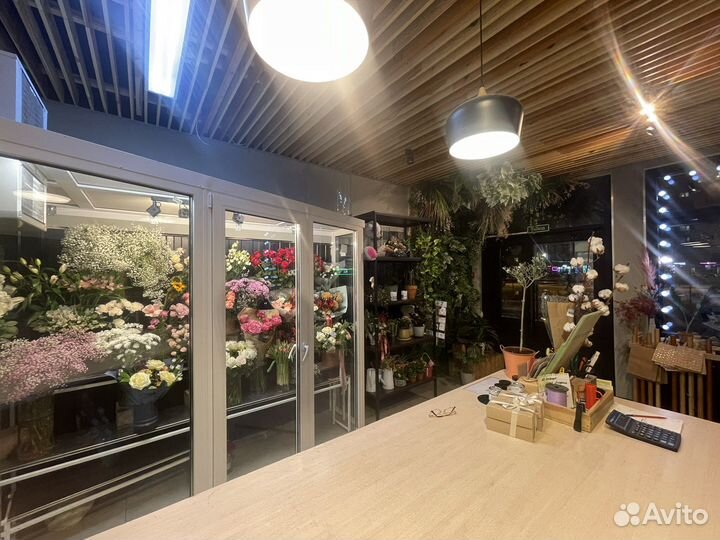 Продам готовый бизнес магазин цветы
