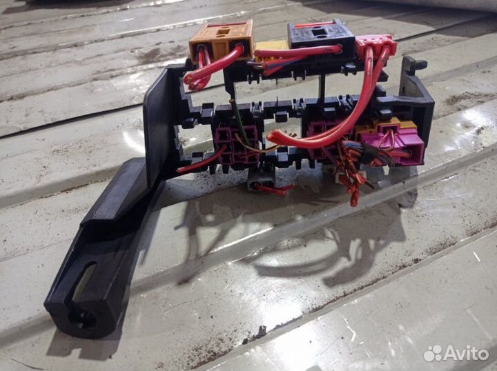 Блок реле электронный Skoda Superb седан