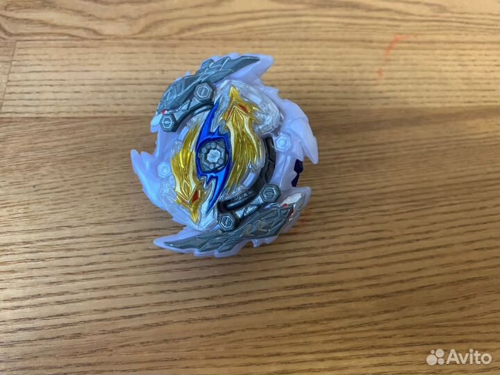 Zvei longinus бейблейд