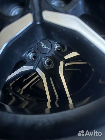 Диски с резиной на Ford Mustang 6