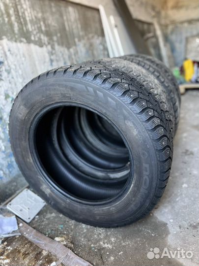 Nokian Tyres Hakkapeliitta 4 215/60 R16