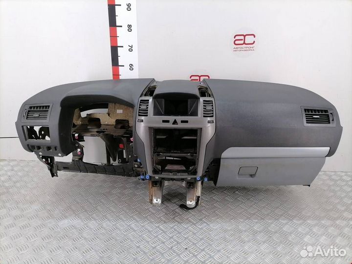 Панель передняя салона (торпедо) Opel Zafira 2 (B)