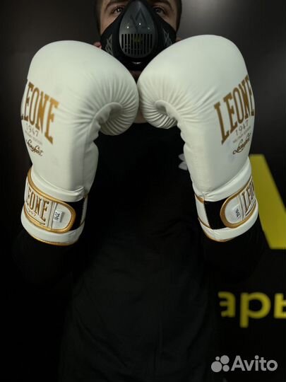 Боксерские перчатки leone