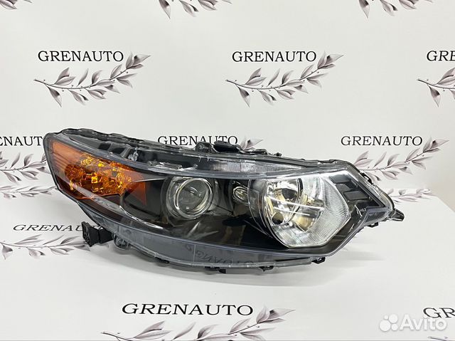 Фара правая Honda Accord 8 ксенон 2008-2011