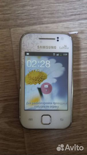 Телефон Samsung а 10