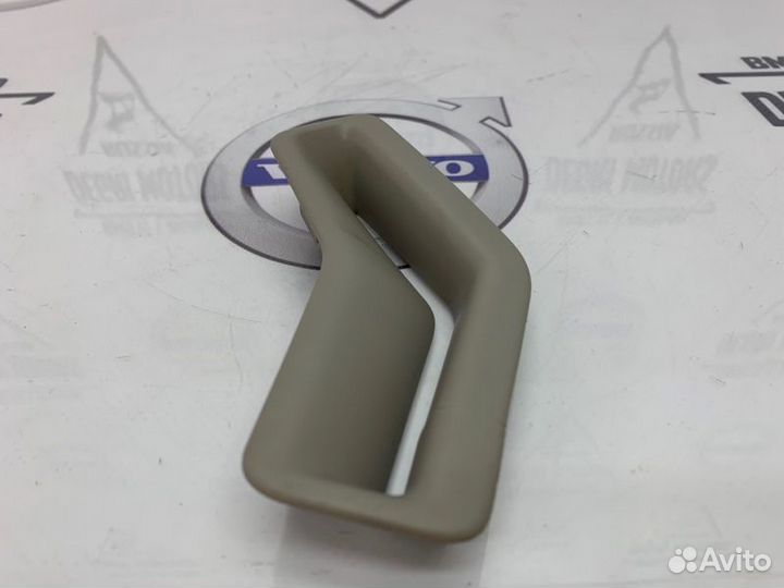 Направляющая ремня передняя левая Volvo XC70 07-16