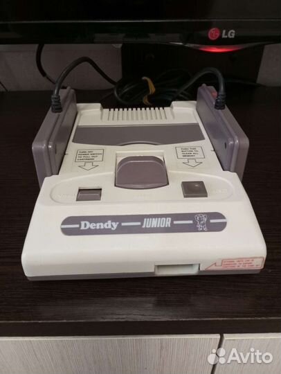 Игровая приставка steepler dendy junior 90х