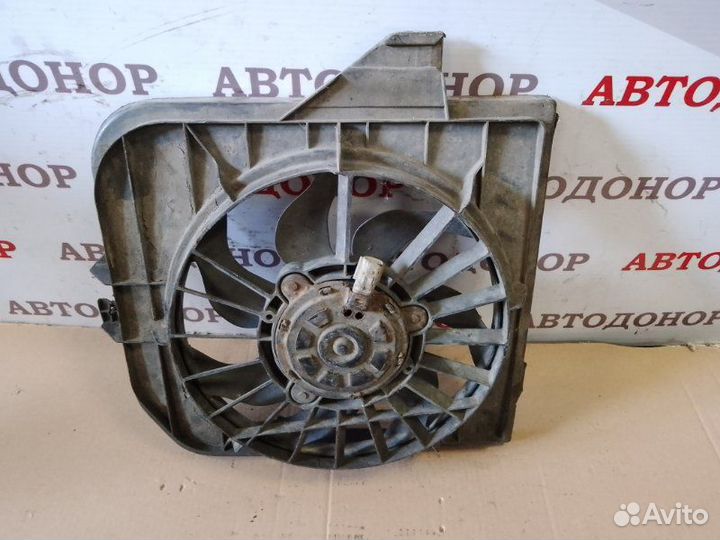 Вентилятор основной левый Dodge Caravan 3.3 2003