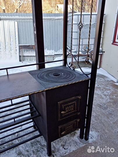 Мангал с крышей