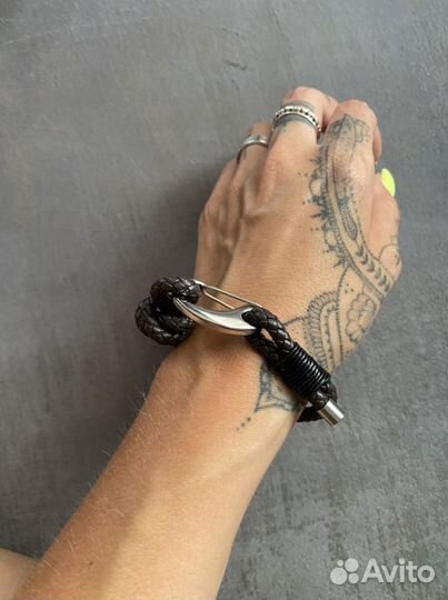 Кожаный браслет