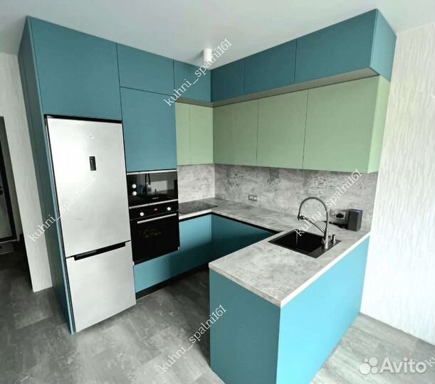 Кухня с Ровным Фасадом