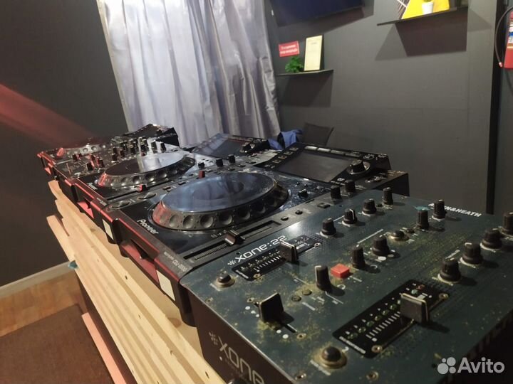 DJ-микшер Allen & Heath xone:22