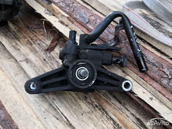 Насос гура kia Rio 3