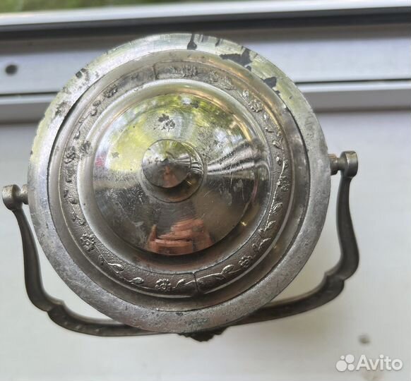 Старинная бисквитница