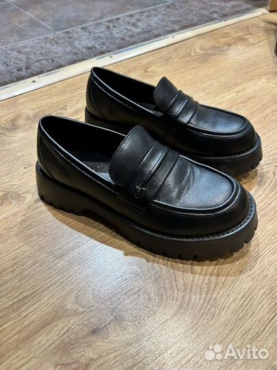 Лоферы женские