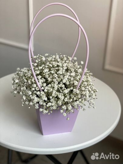 Цветы в сумке. Гипсофила белая