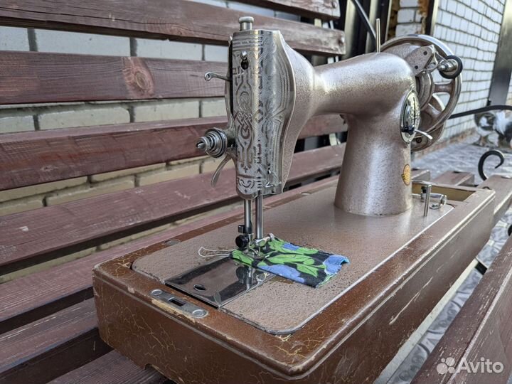 Ретро-швейная машина пмз класса 1-М 1962 г