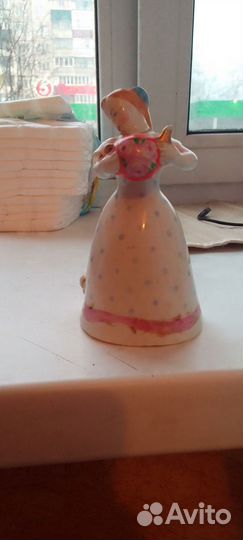 Кукла фарфоровая
