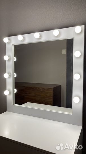 Гримерный стол с лампочками, Напольное зеркало