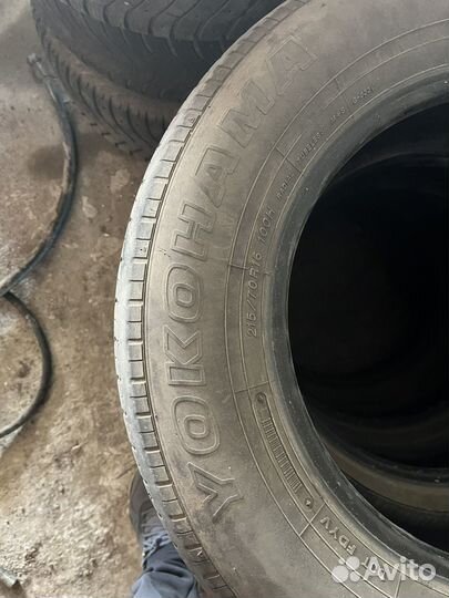 Yokohama Advan Sport V102 215/70 R16