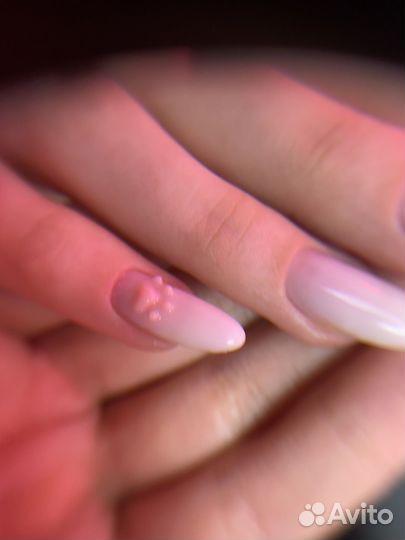 Модель на маникюр