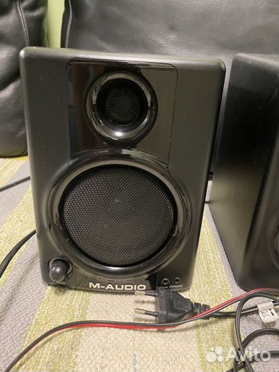 Студийный монитор M-audio AV30