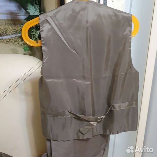 Новый костюм тройка 110-116